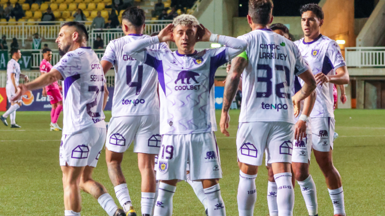 EMPATE CON EMOCIONES: EL LEÓN IGUALÓ 2-2 ANTE SANTIAGO WANDERERS