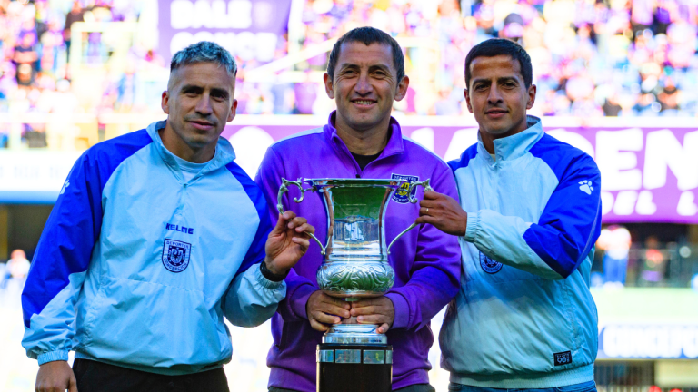 LEONES EXHIBIERON COPA DE LA LIGA 2D 2024 EN LA CANCHA DEL ESTER ROA