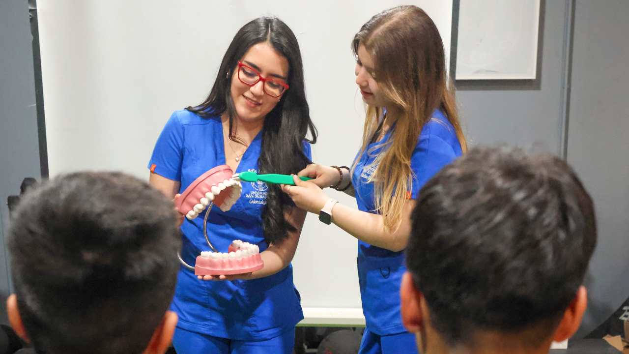 FÚTBOL FORMATIVO PARTICIPÓ EN FERIA DE SALUD ORAL DE LA USS