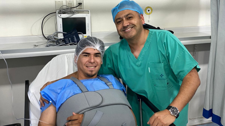 CON ÉXITO: JONATHAN ESPÍNOLA FUE INTERVENIDO QUIRÚRGIMANTE