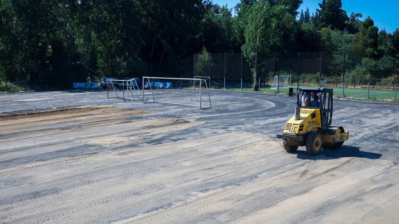 50% DE AVANCE EN LAS OBRAS DE RENOVACIÓN DE LA CANCHA SINTÉTICA